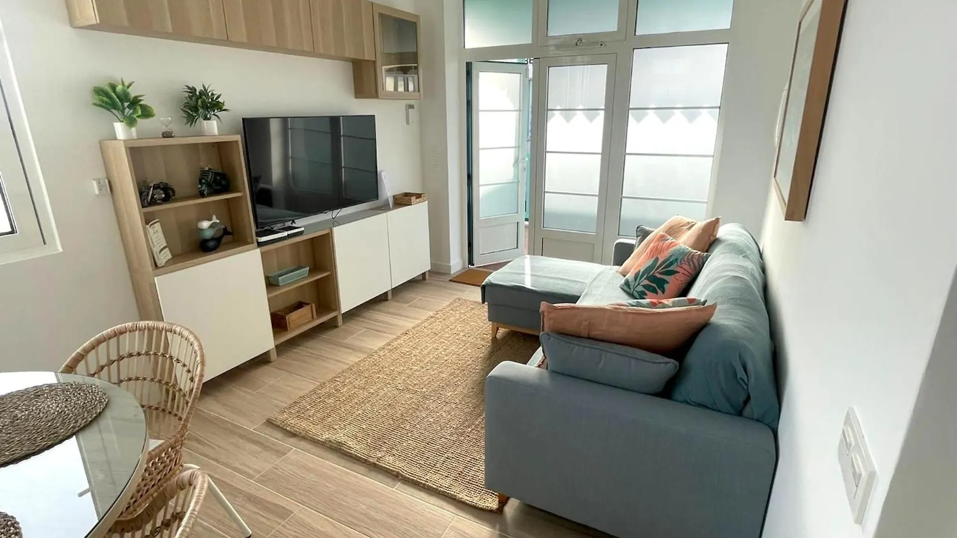 Vv Aguamarina Beach By Hh Apartment Tias